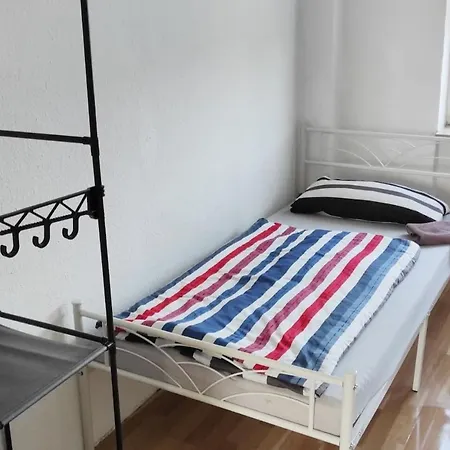 Appartamento With Balcony & Garden N1l Zeitz