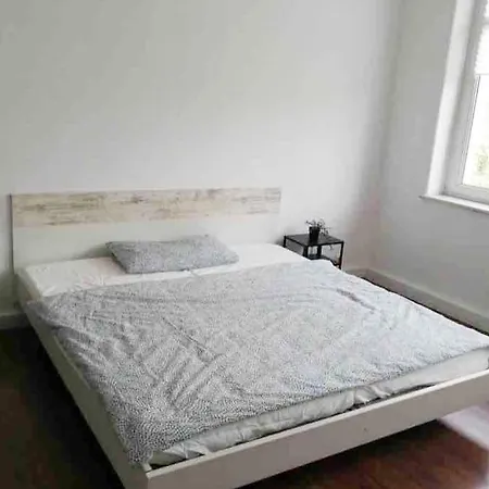 Appartamento With Balcony & Garden N1l