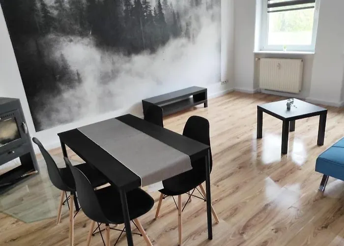 With Balcony & Garden N1l Lägenhet Zeitz