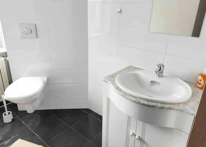 With Balcony & Garden N1l Lägenhet