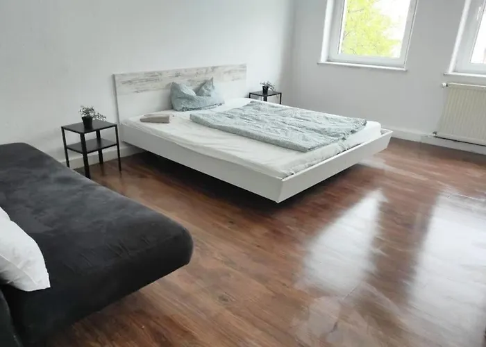 Lägenhet With Balcony & Garden N1l