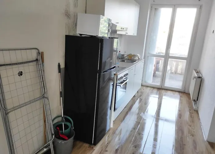 Lägenhet With Balcony & Garden N1l