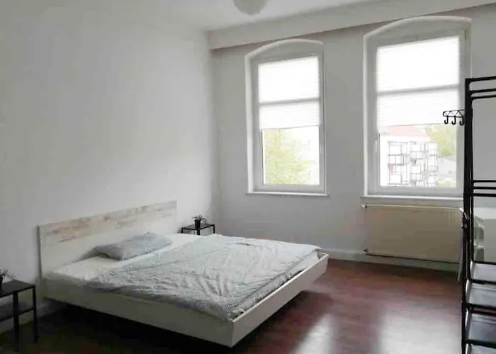 With Balcony & Garden N1l Lägenhet Zeitz