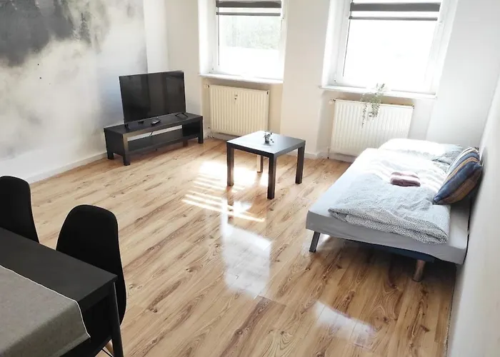 Lägenhet With Balcony & Garden N1l